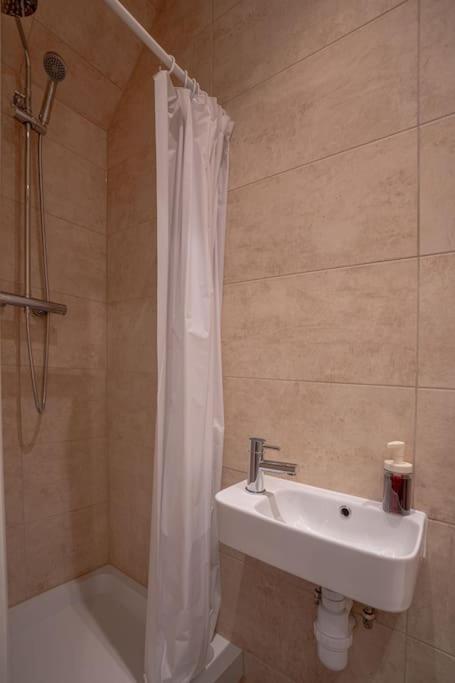 Putney Haven 3Bd 2 Bath Sleeps 8 Apartment London Exterior photo