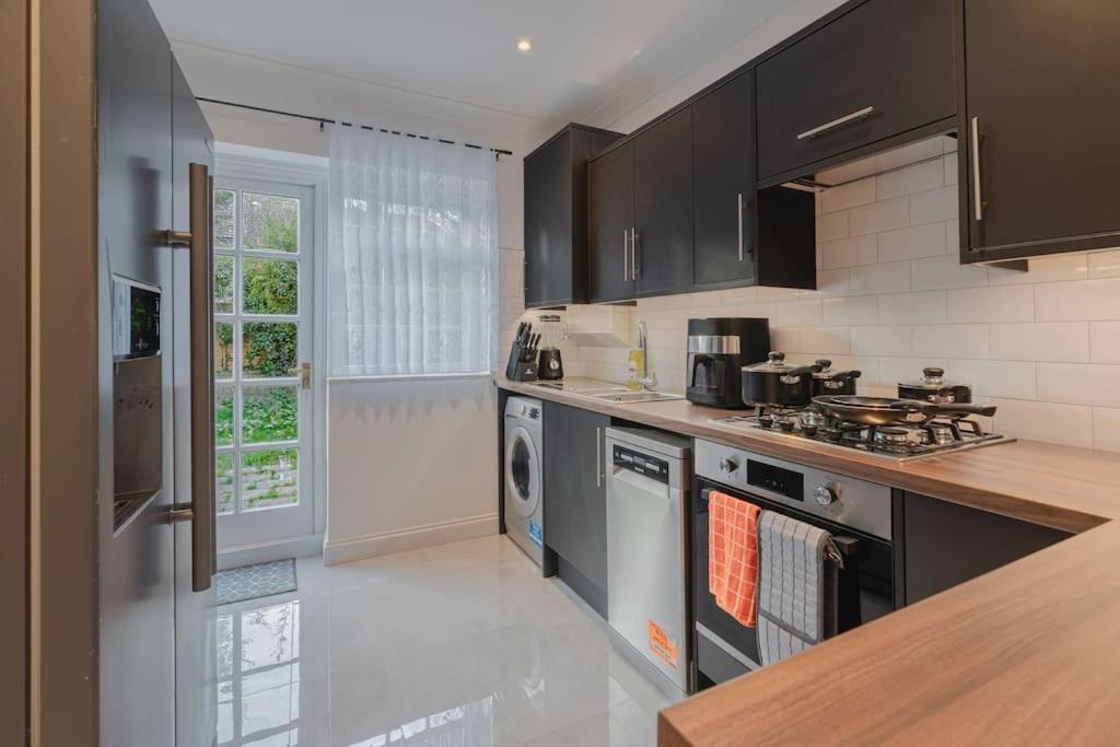 Putney Haven 3Bd 2 Bath Sleeps 8 Apartment London Exterior photo
