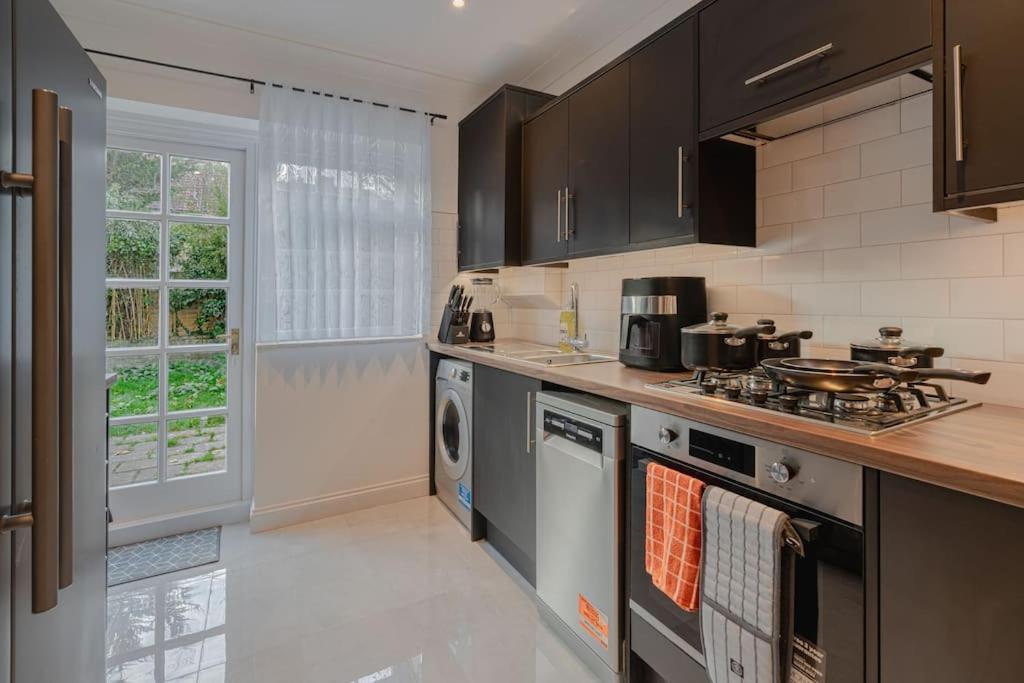 Putney Haven 3Bd 2 Bath Sleeps 8 Apartment London Exterior photo