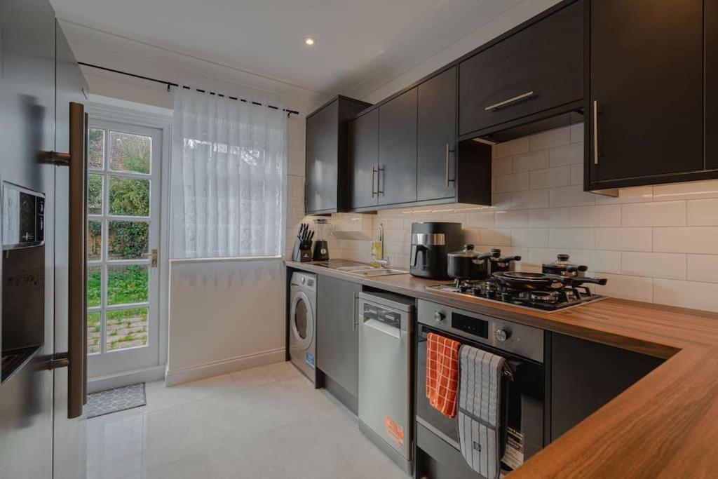 Putney Haven 3Bd 2 Bath Sleeps 8 Apartment London Exterior photo