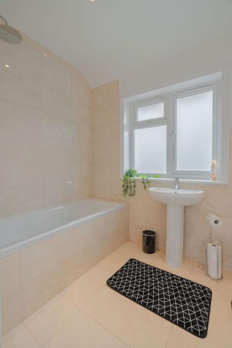 Putney Haven 3Bd 2 Bath Sleeps 8 Apartment London Exterior photo